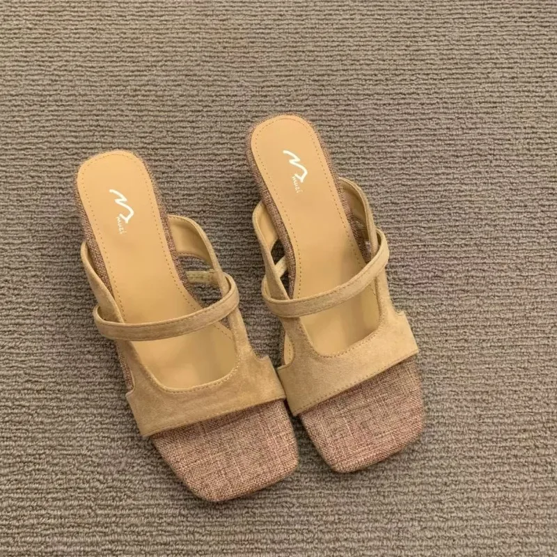 

Round-toe, One-piece, Slip-on, Thick-soled Summer Sandals for Women, Highly Fashionable and Versatile.