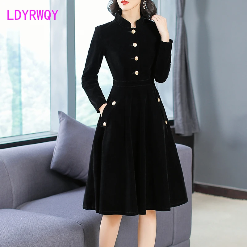 Autumn and Winter New Women's European and American Hepburn Style Black Thin Vintage Button Collar Velvet Dress