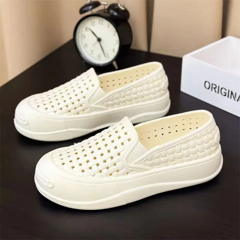 White mesh platform sandals female nurse shoes soft sole mother shoes work shoes comfortable flat hole shoes walking shoes view 5