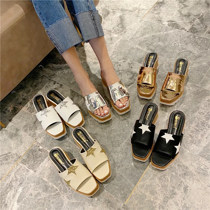 

Shoes House Slippers Platform Slipers Women Cover Toe Low Luxury Slides Heeled Mules 2022 Summer Designer Pointed High Rubber Fa