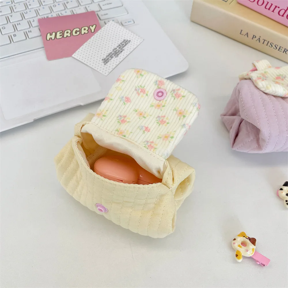 Floral Print Quilted Makeup Bag for Women, Contrast Snap Button Cosmetic Pouch, Portable Lipstick Holder & Organizer