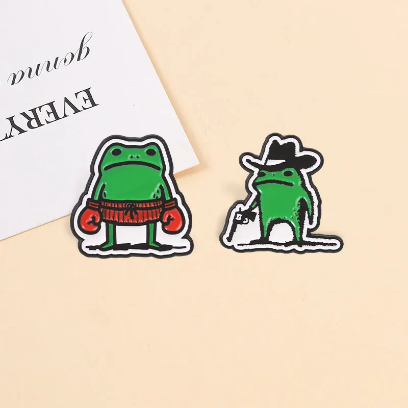 Cowboyhut Pistole Boxender Frosch Emaille-Abzeichen Cooler Meme-Stil Pin Grüner Amphibien-Charakter Metallbrosche Revers-Accessoire Geschenk – Detail 7