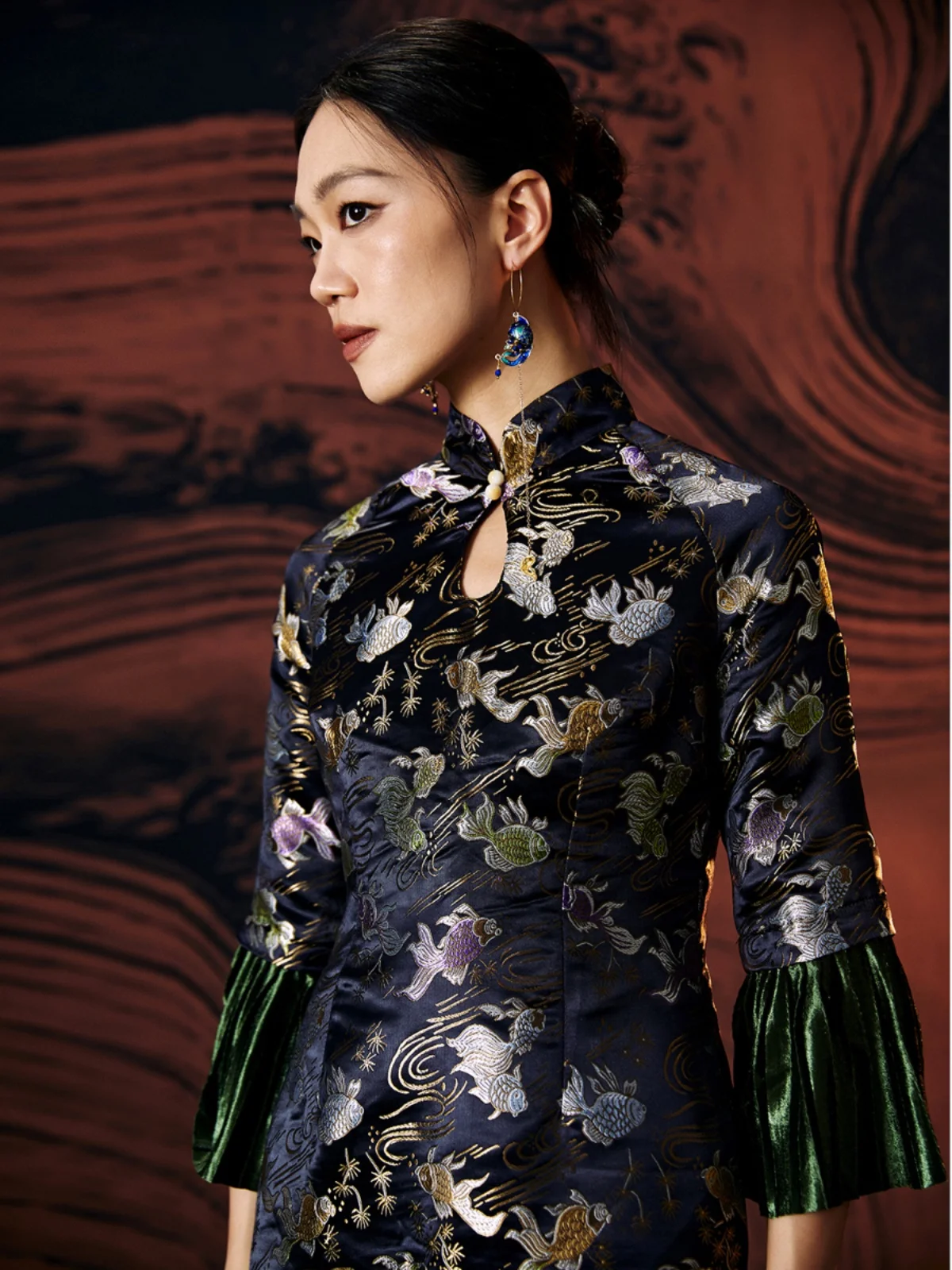Original Vintage Chinese Style Short Qipao Skirt Velvet Patchwork Floral Embroidery Split  Recommended Daily Wear