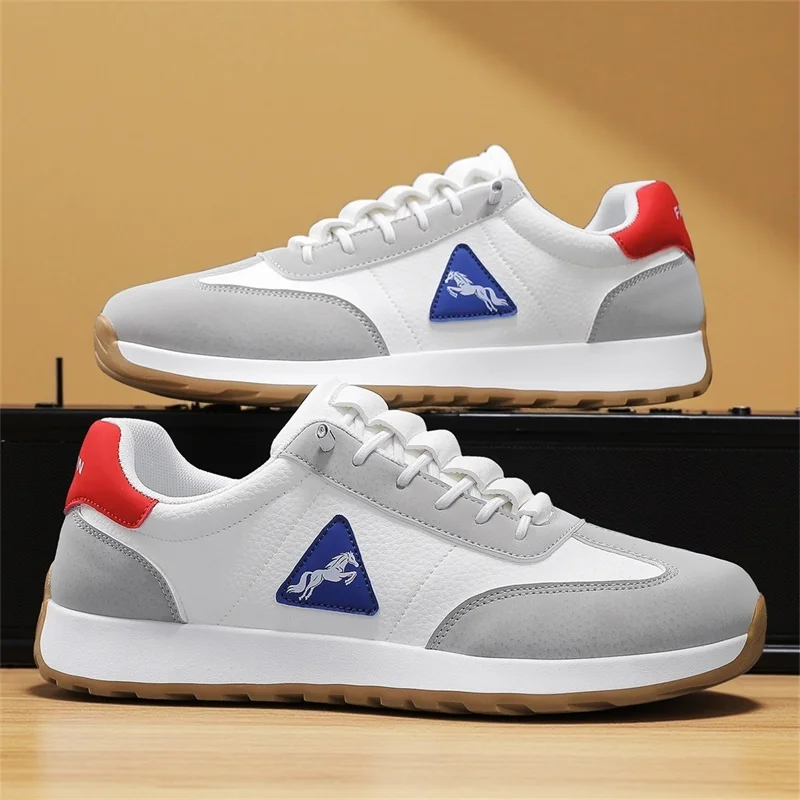 

Men's slip on casual shoes four seasons soft-sole non-slip outdoor walking shoes fashion youth lightweight sports running shoes