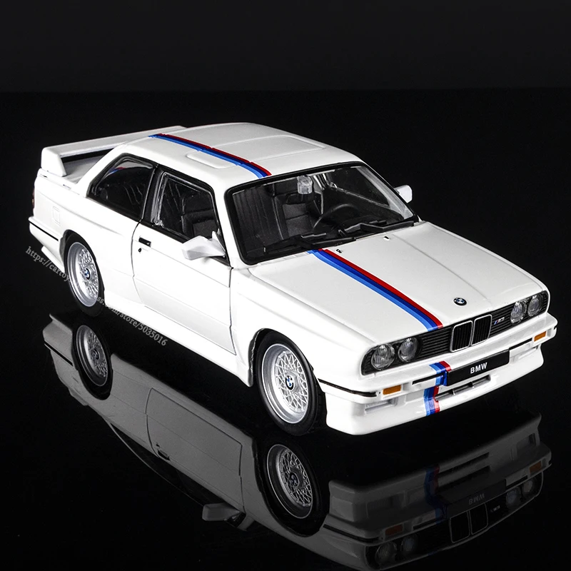 Bburago 1:24 White BMW M3 (E30) 1988 Roadster simulation alloy car Die casting model crafts decoration collection toy tools gift