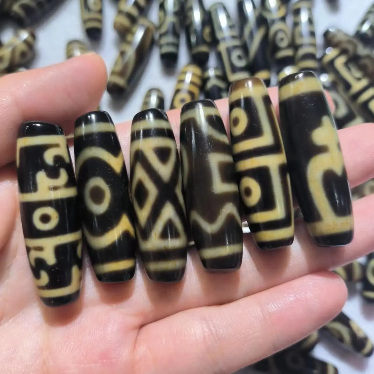 1pcs/lot Natural Old Agate Dzi tooth yellow weathered pattern oblique hole ancient beads high quality amulet folk-custom gem diy