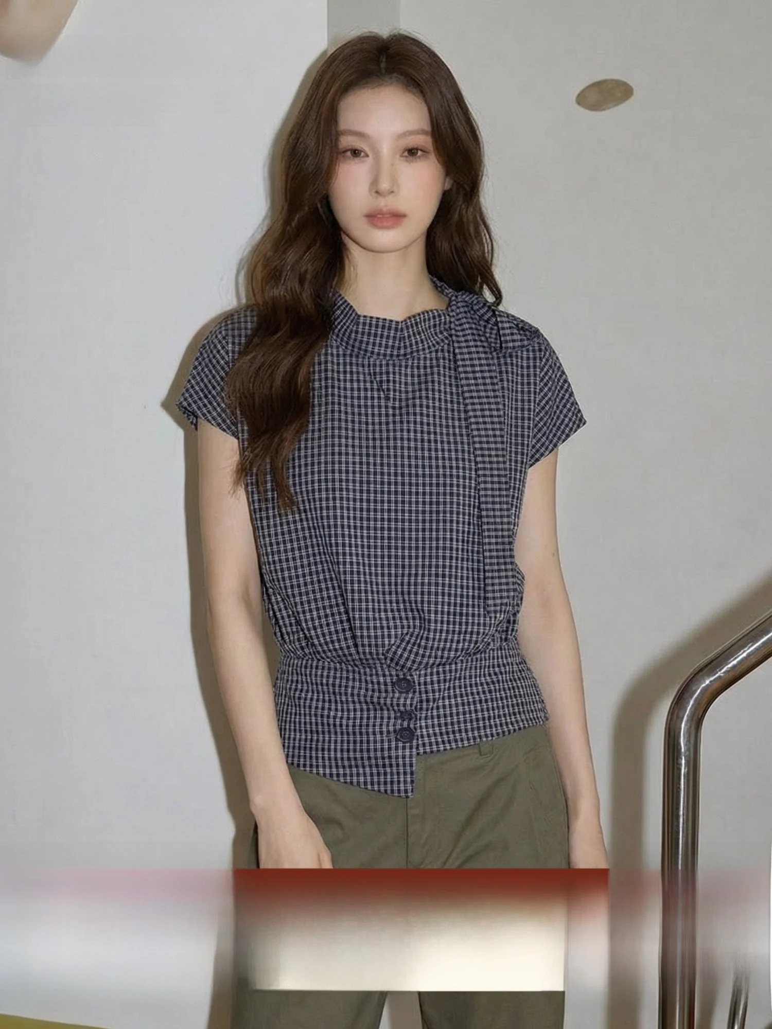 

Meng Xiaoqi Women's Plaid Shirt Short Sleeve Slim Fit Casual Summer Top Waist-Cinching T-Shirt Versatile Retro Style Breathable