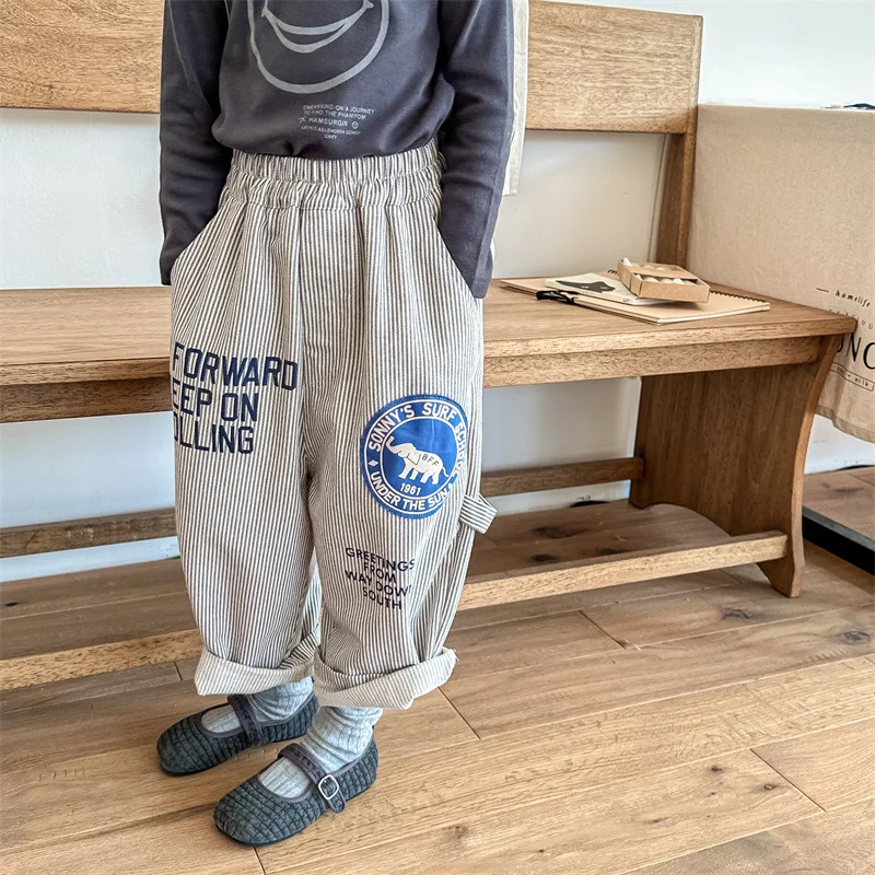 

Новинка осени 2024, детские хлопковые шаровары, модные детские брюки с буквенным принтом, повседневные полосатые штаны для маленьких мальчиков, детская одежда