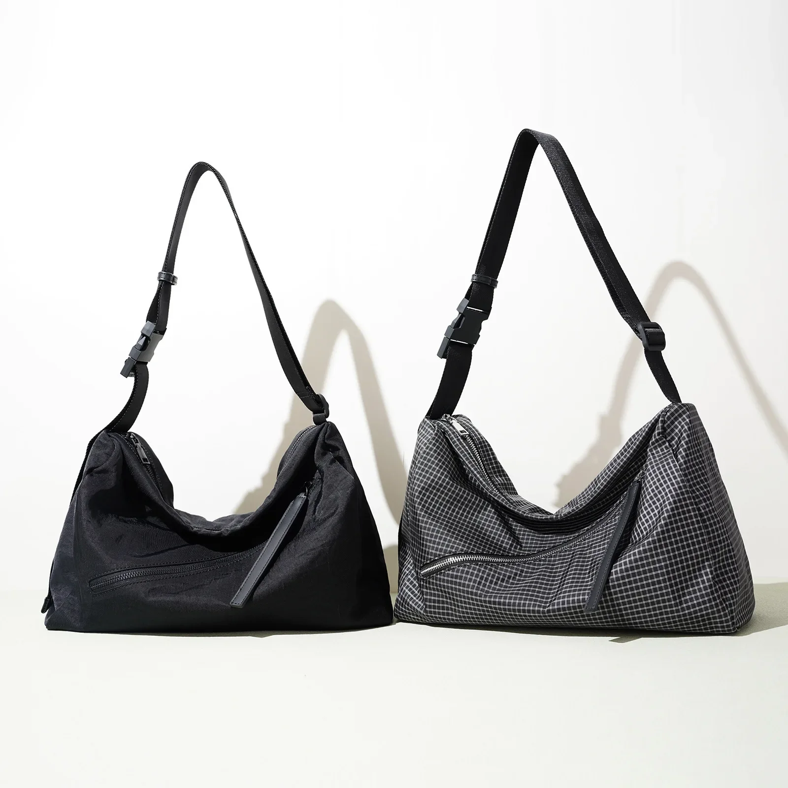 

Simplicity Korean Version Commuter Japanese Tote Bag Lightweight 2026 New Lazy Style Advanced Large-capacity Plaid Neutral