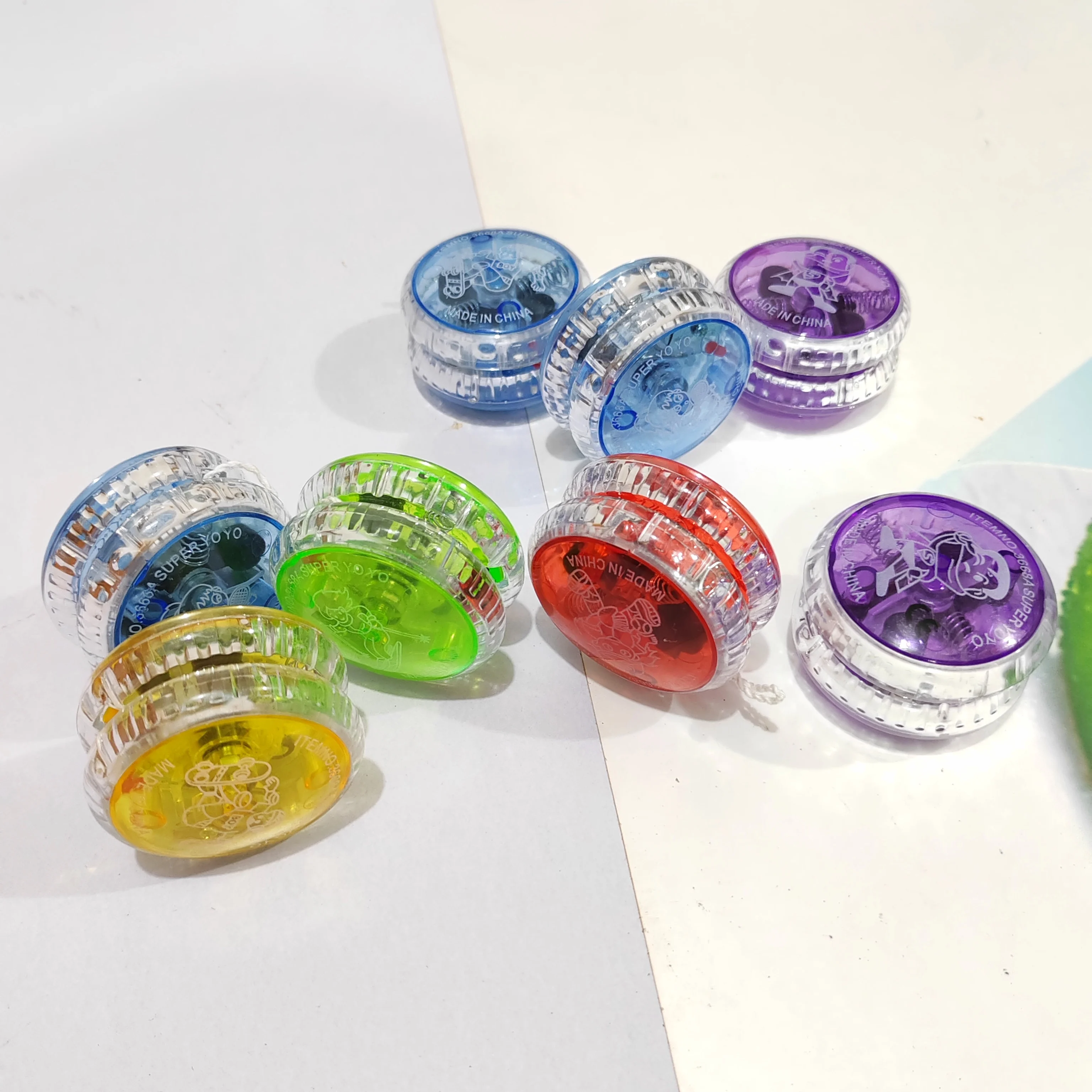 لعبة أطفال يو يو مضيئة بإضاءة LED، هدية مثالية للأطفال، هدية حفلة العطلات، لون عشوائي #4