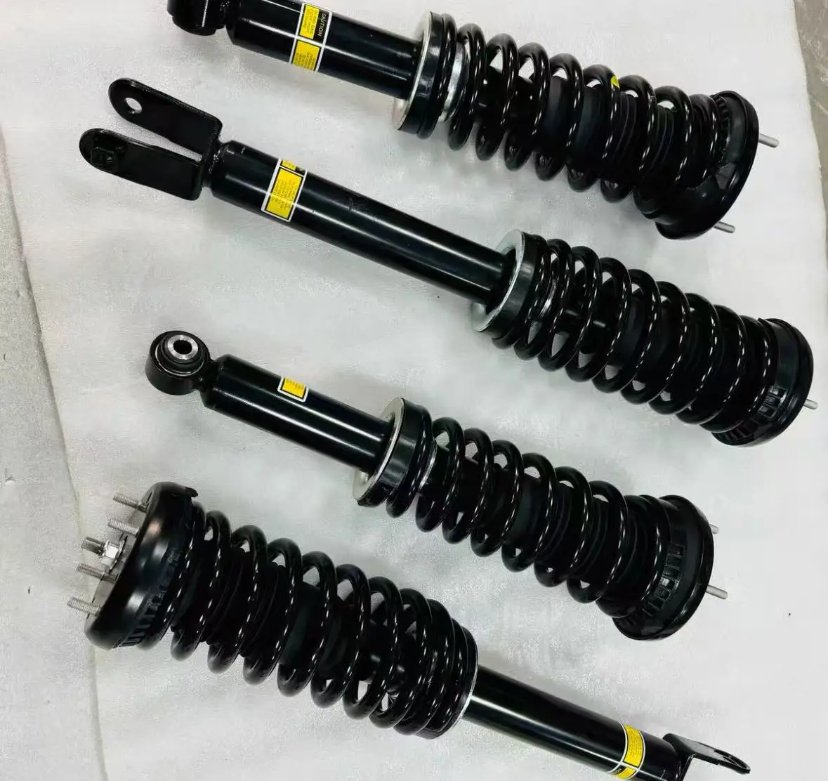 

Высококачественные 4-х компонентные передние и задние амортизационные стойки (без активного управления) для Jaguar XF RWD 2009-2015 C2Z25382, C2Z27770, T2H1677, C2Z5526