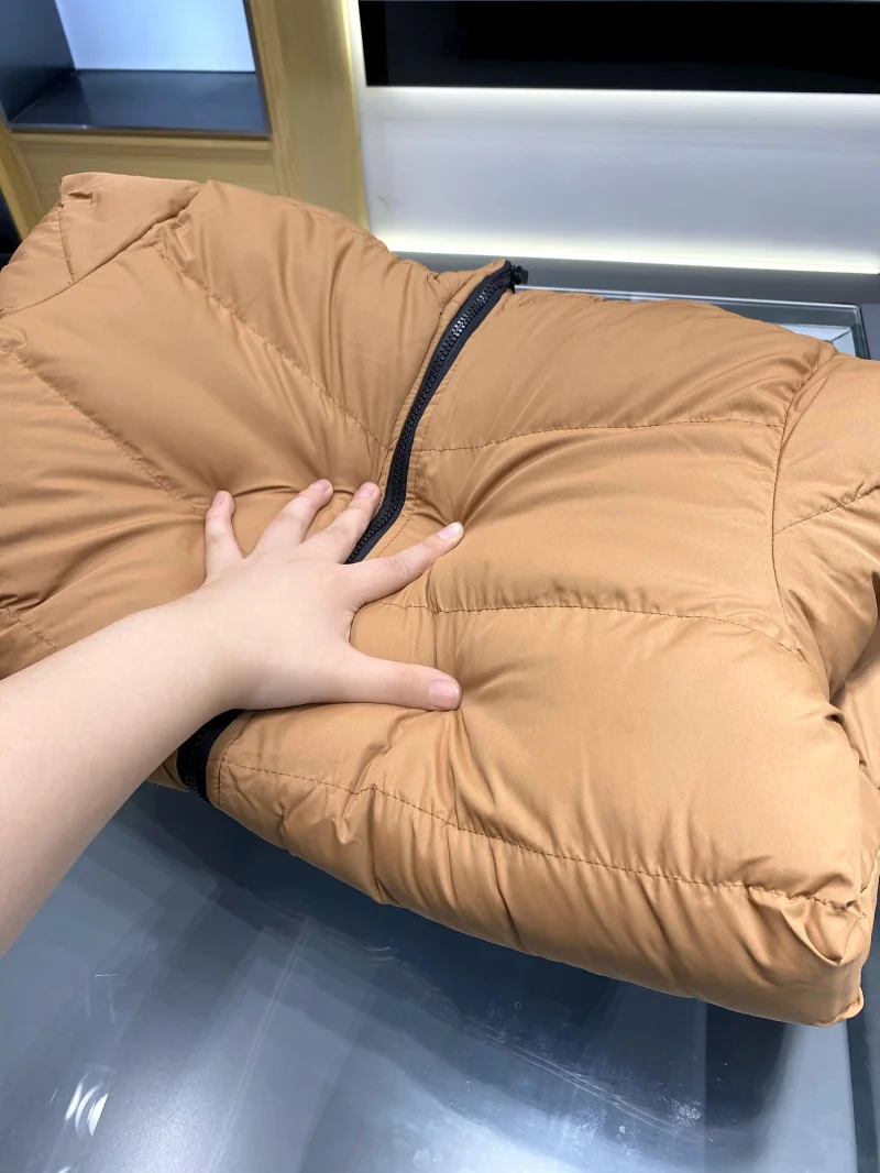 معطف بقلنسوة كاجوال للرجال من القطن الدافئ من Thiened مقاوم للرياح ومقاوم للماء وديكور بسحاب للشباب