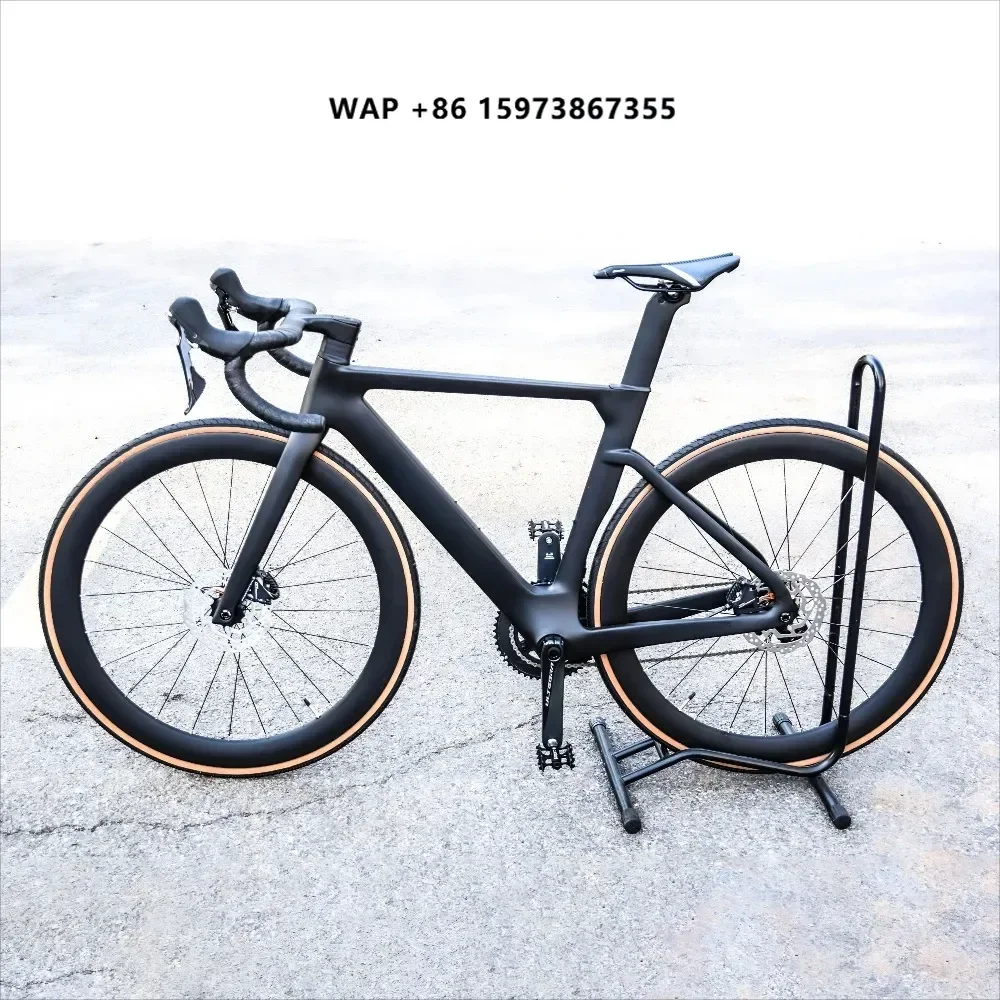 Light 700C Aero Racing Integrated Handlebar Carbon Fibre Frame Road Bicycle Carbon Wheel with Hydraulic 160mm Disc Brake Bike