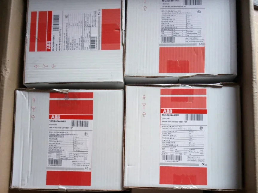 ABB New Original Tmax Molded Case Circuit Breaker, T5N400 PR221DS-LSI R320 FF
