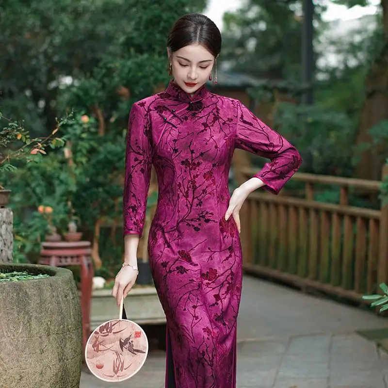 Cheongsam de talla grande 5XL para mujer, estilo chino Retro, Qipao estampado, otoño, nuevo vestido de fiesta de noche de terciopelo, vestido Oriental de terciopelo