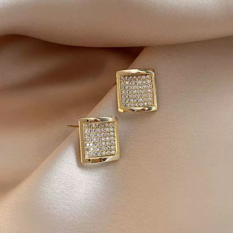 Geometry Rhombus Golden Stud Earrings for Women Fashion Rhinestones Earrings Korean Simple Party Jewelry Gift