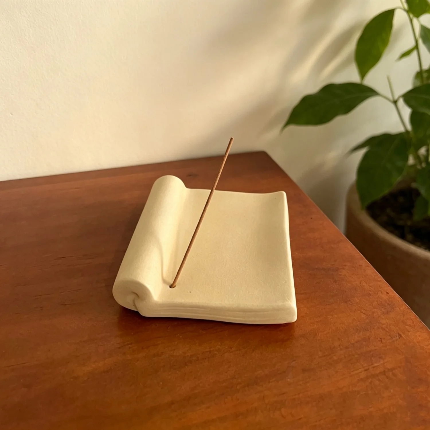 Ceramic book shaped Incense Holder Retro Reduction Design Zen Home Study Tea Room Incense Insert Incense Tray Ornament