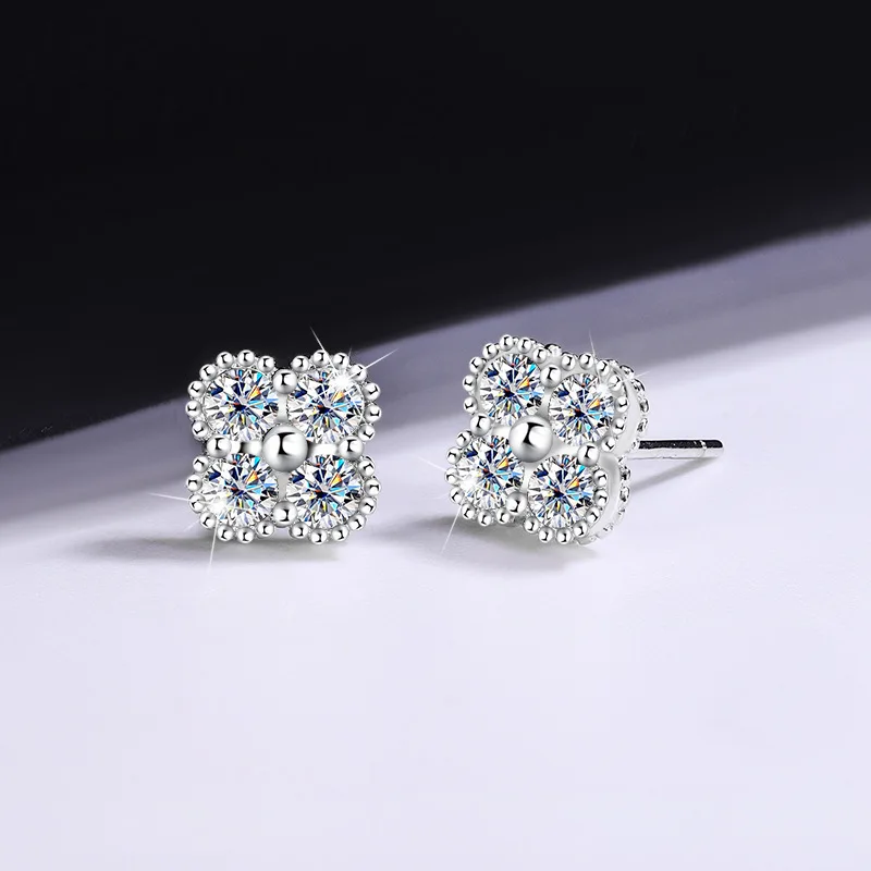 

S925 sterling silver classic lucky flower moissanite earrings ladies fashion sweet wedding party valentine's day gift