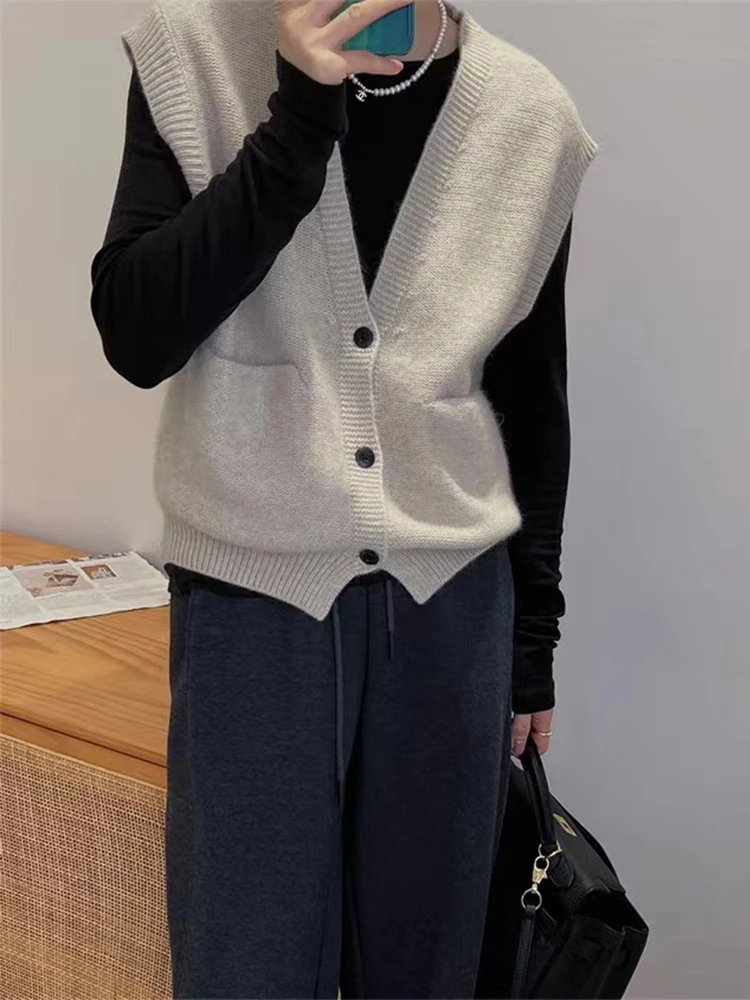 Gestrickte Strickjacke Weste 2025, Herbst Faul Stil frauen Solide Ärmellose V-ausschnitt Einreiher Tasche Pullover Weibliche Strickwaren Tank