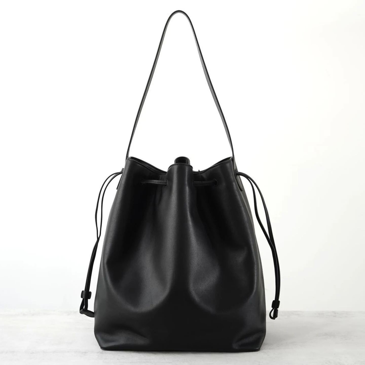 

Genuine Leather Fashion Women Soft Leather Bucket Bag Large Capacity Drawstring Shoulder Bag Minimalist Vintage Handbag