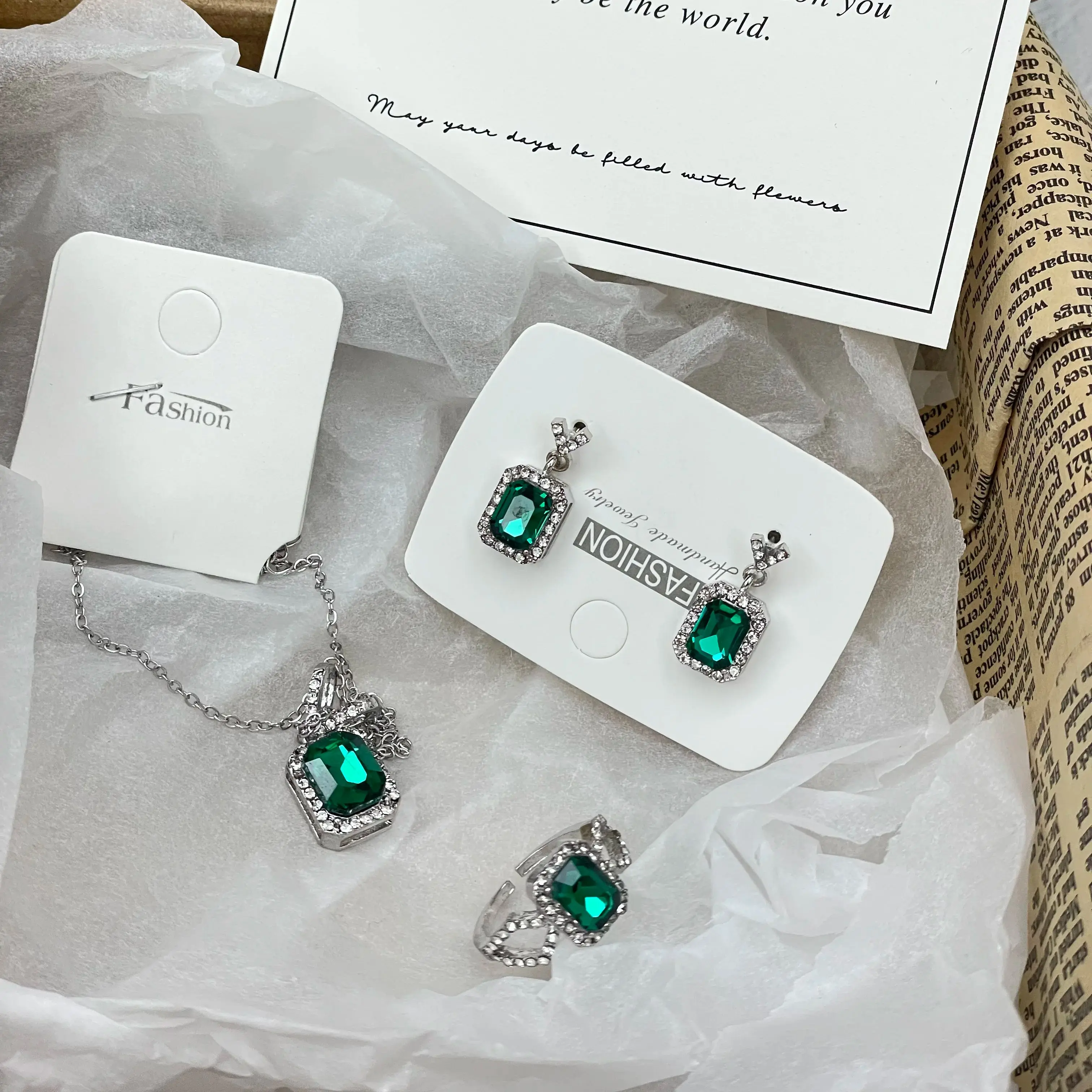 

Women Emerald Pendant Necklace Set - Non-Fading High-End Jewelry with Earrings And Ring Three-Piece Accessory for All Occasions