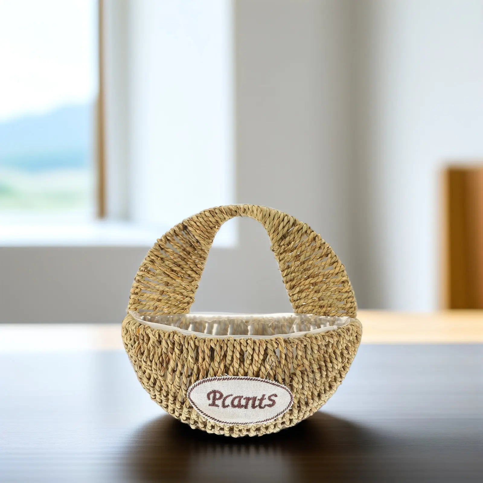

Outdoor Hanging Basket Woven Planter for Flowers Indoor Plants Wall Mount Decorative Garden Storage Container