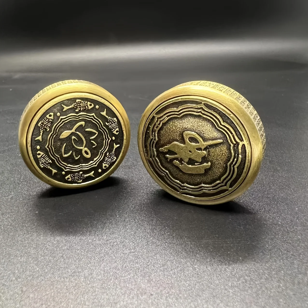 1 Piece/2 Pieces Classic Brass Decompression Fidget Spinner, No Electricity Required, Can Be Used Indoors and Outdoors