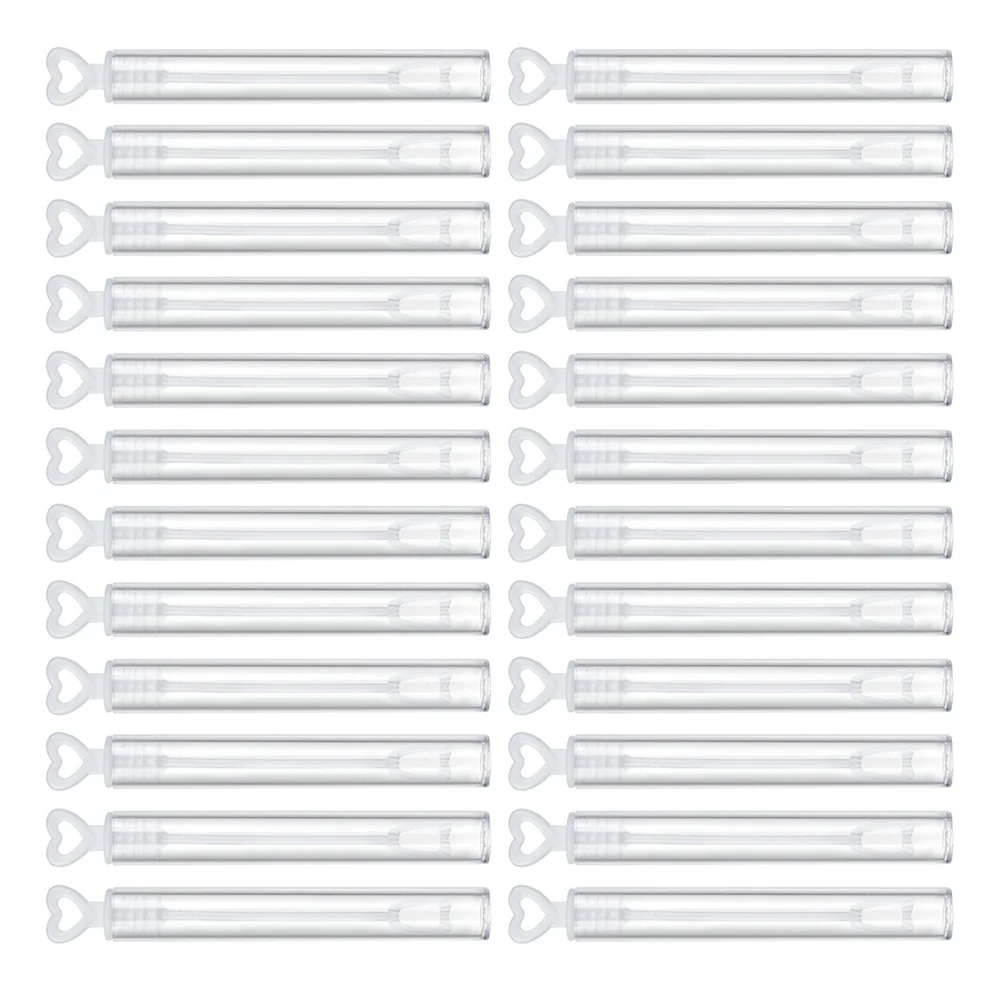 24 قطعة من عصي فقاعات القلب زجاجات بلاستيكية صغيرة قابلة لإعادة الملء محمولة لحفلات الزفاف والصيف لعبة عصا فقاعات القلب الممتعة