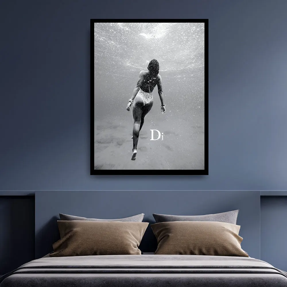 

Fashion Sexy Woman Swiming Poster And Print Girl Half Naked Canvas Painting Vintage Picture Modern Wall Art Bathroom Decoration