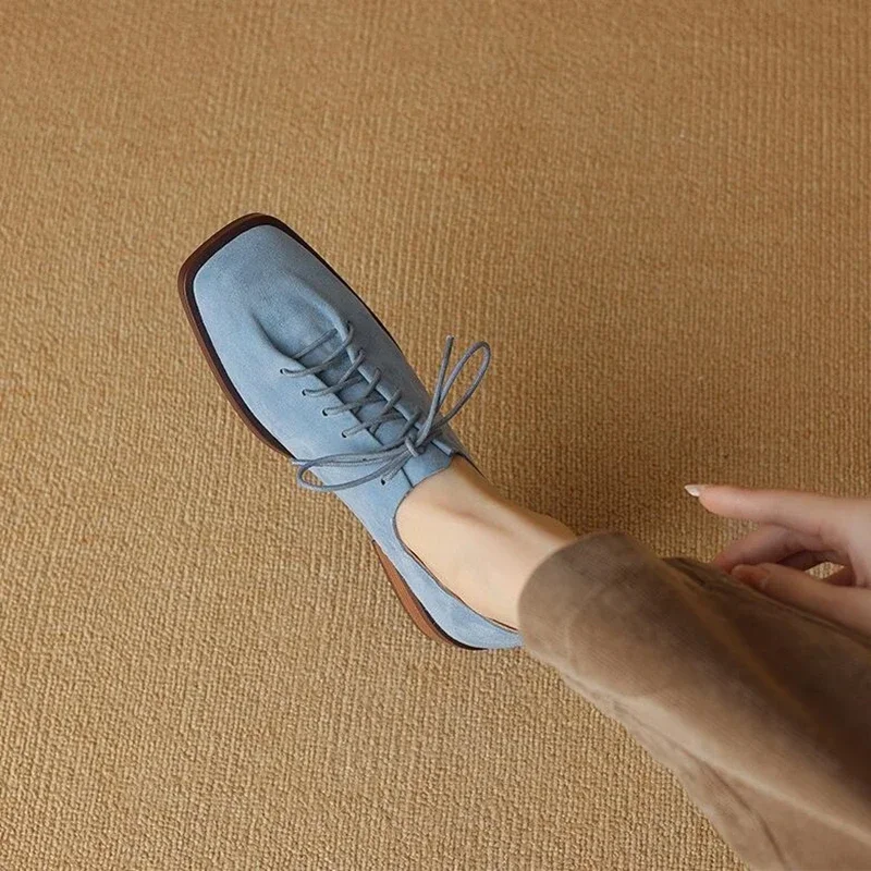 حذاء فردي ربيعي جديد من الجلد الطبيعي برباط لعام 2025 للنساء، كعب سميك بالإضافة إلى حجم أحذية أكسفورد النسائية