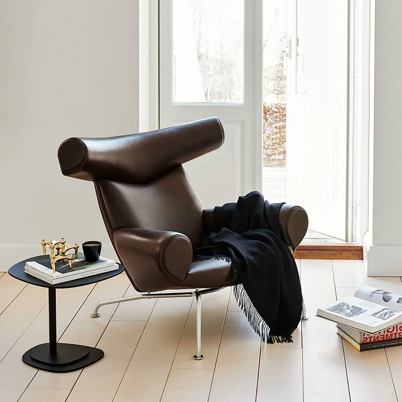 

Nordic light luxury high backrest business creative bull chair