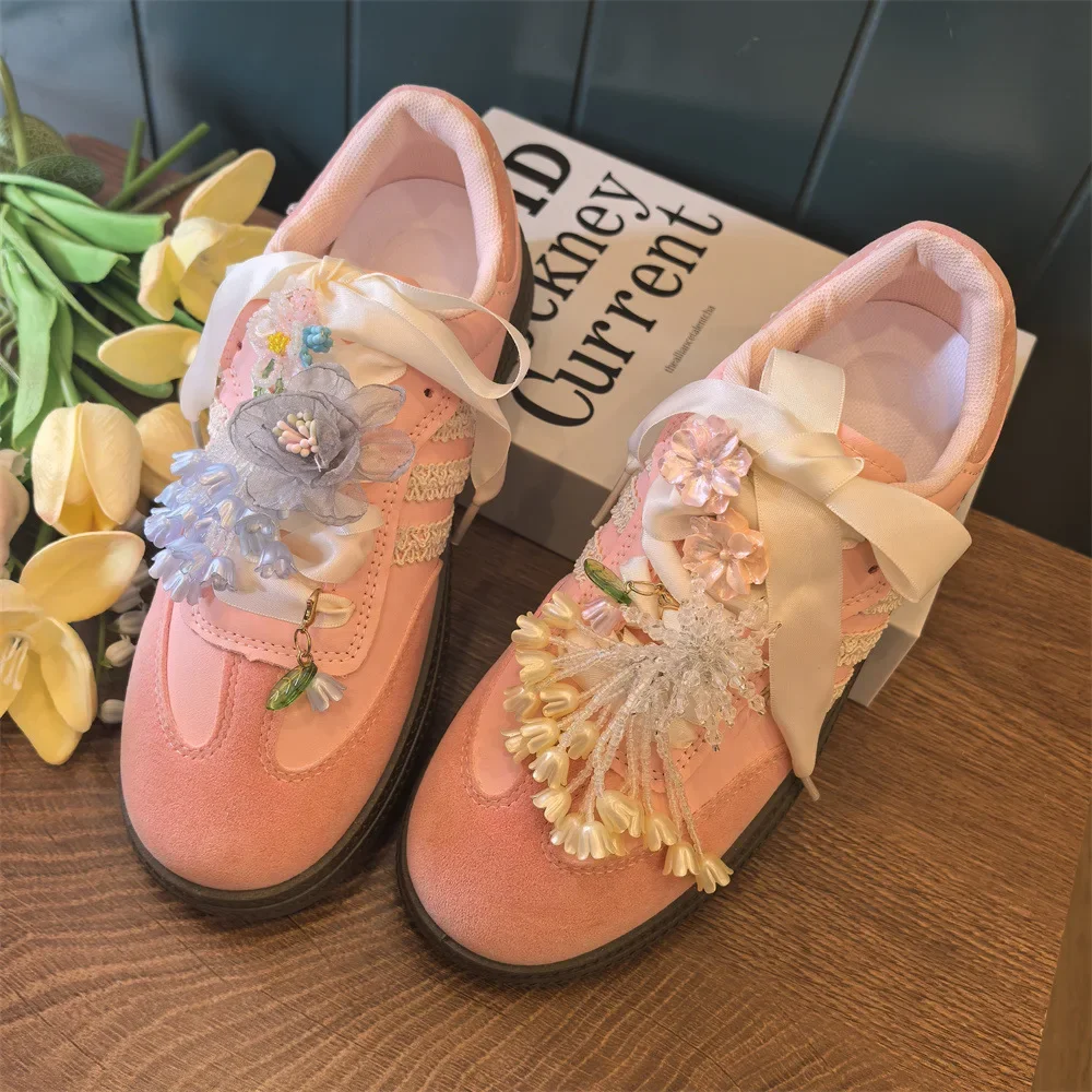 

1Pcs DIY Shoe Laces Charms for Sneakers Lily of The Valley Decorations Camellia Pearl Flower Shoe Charm Buckle Shoes Accessories