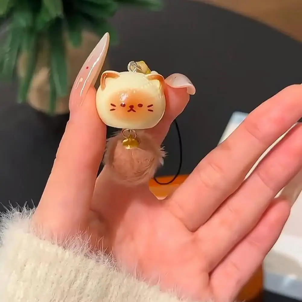 Key Accessory Resin Cat Keychain Pendant Plush Ball Phone Charm Fashion Accessory for Keys Bags Cell Phones Decor Holder