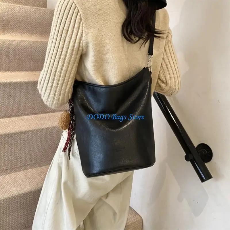 

E8FB Women Armpit Bag Retro Shoulder Bag Large Capacity Bucket Bag for Autumn Winter