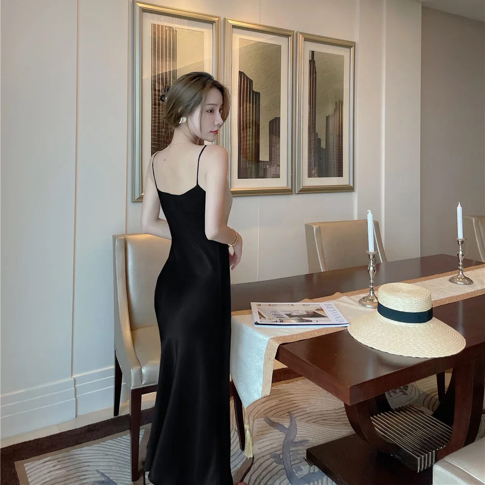 Clothland 여성 섹시한 아세테이트 캐미 드레스 스파게티 스트랩 민소매 백리스 스윙 칼라 미디 드레스 Mujer QE087