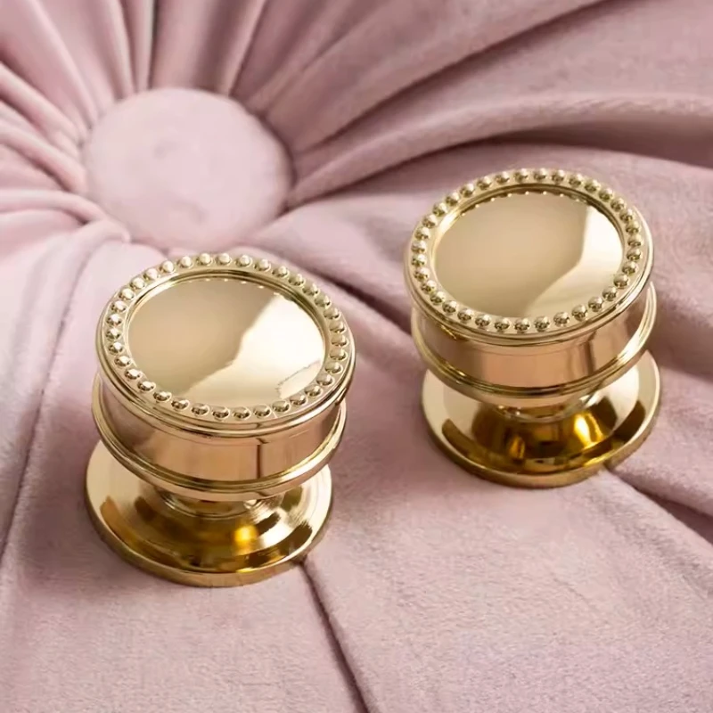 

Латунная французская ручка для шкафа, роскошная, для дверей гардероба, обувницы, маленькая круглая ручка-кнопка, европейский ретро-стиль, ярко-золотистая, круглая ручка-кнопка