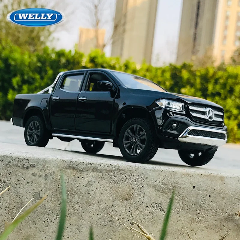 WELLY 1:24 Mercedes-Benz X-Class Alloy Pickup Car Model Diecast Metal Off-road Vehicles Car Model Simulation Childrens Toy Gifts