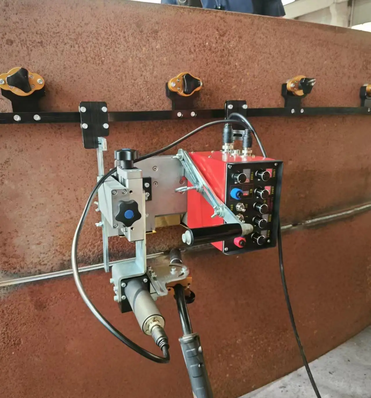 

Новый сварочный робот KA-HE9PRO, автоматический сварочный автомобиль с корпусом из алюминиевого сплава, полный привод, все положение