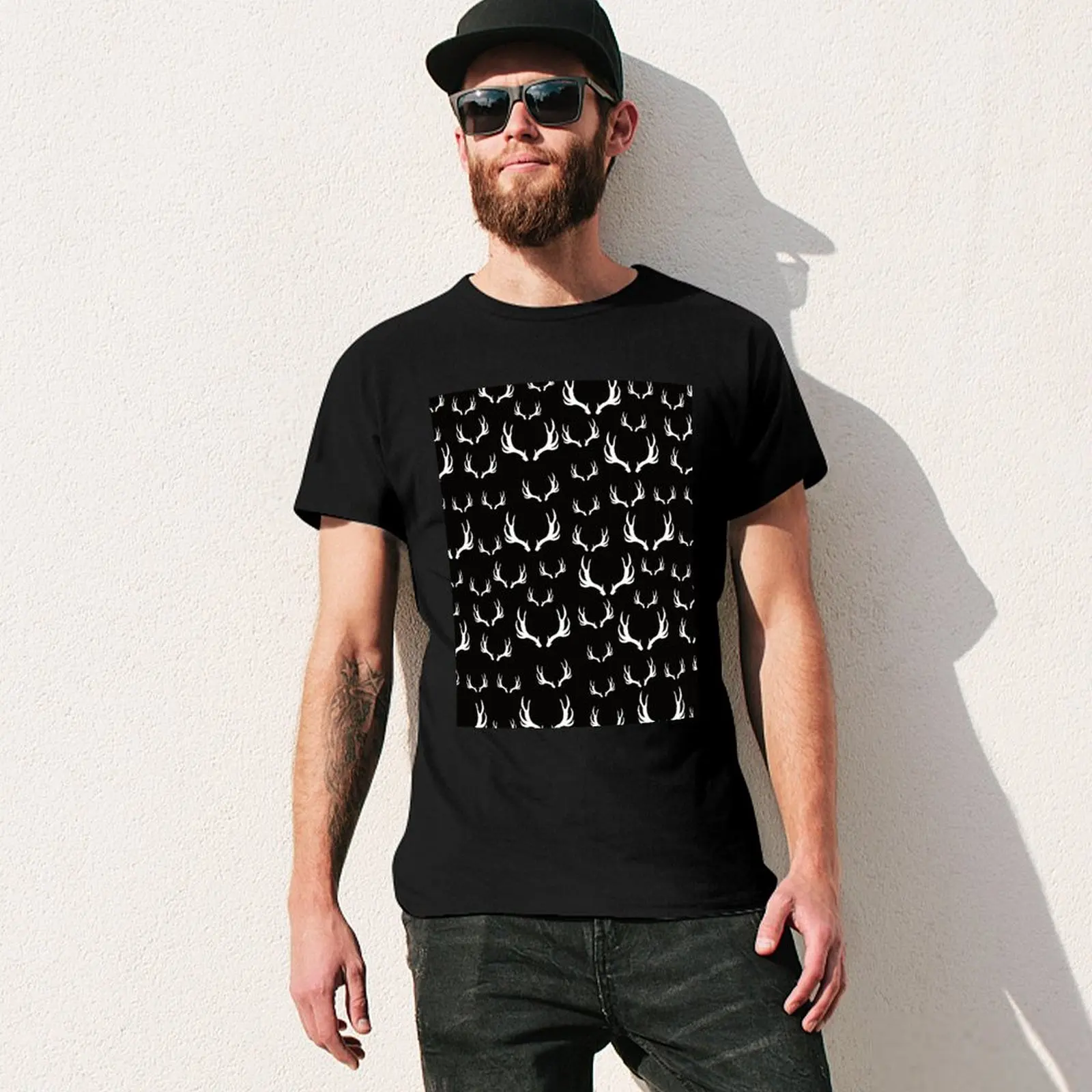 Deer Antlers - Hunters pattern T-Shirt Personalized t-shirt plus size clothes Funny t-shirt men clothes