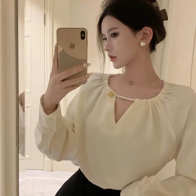 French Elegant Casual Temperament Long Sleeved Shirt Autumn Original Design Fashion Versatile Solid Color Young Style Lady\'s Top