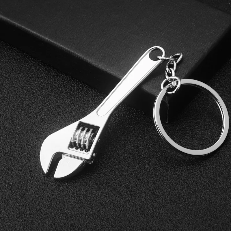 Keychains for Men, Car Bag Keyring Combination Tool, Portable Mini Utility Pocket Clasp, Ruler Hammer, Wrench Pliers, Shovel