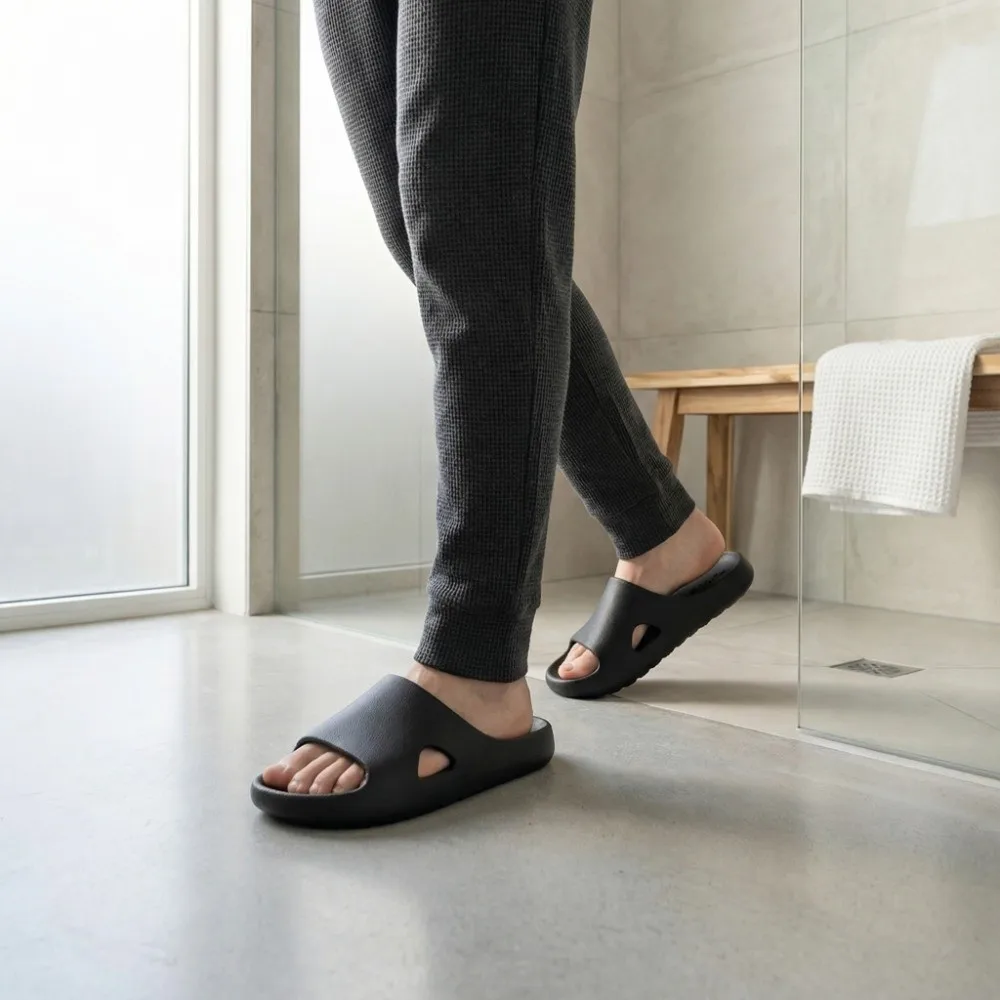 

Fashion Non-Slip Men Flat Bottom Slippers Solid Color Breathable Men Slides Sandals EVA Thick Sole EVA Hollow Out Shoes Male