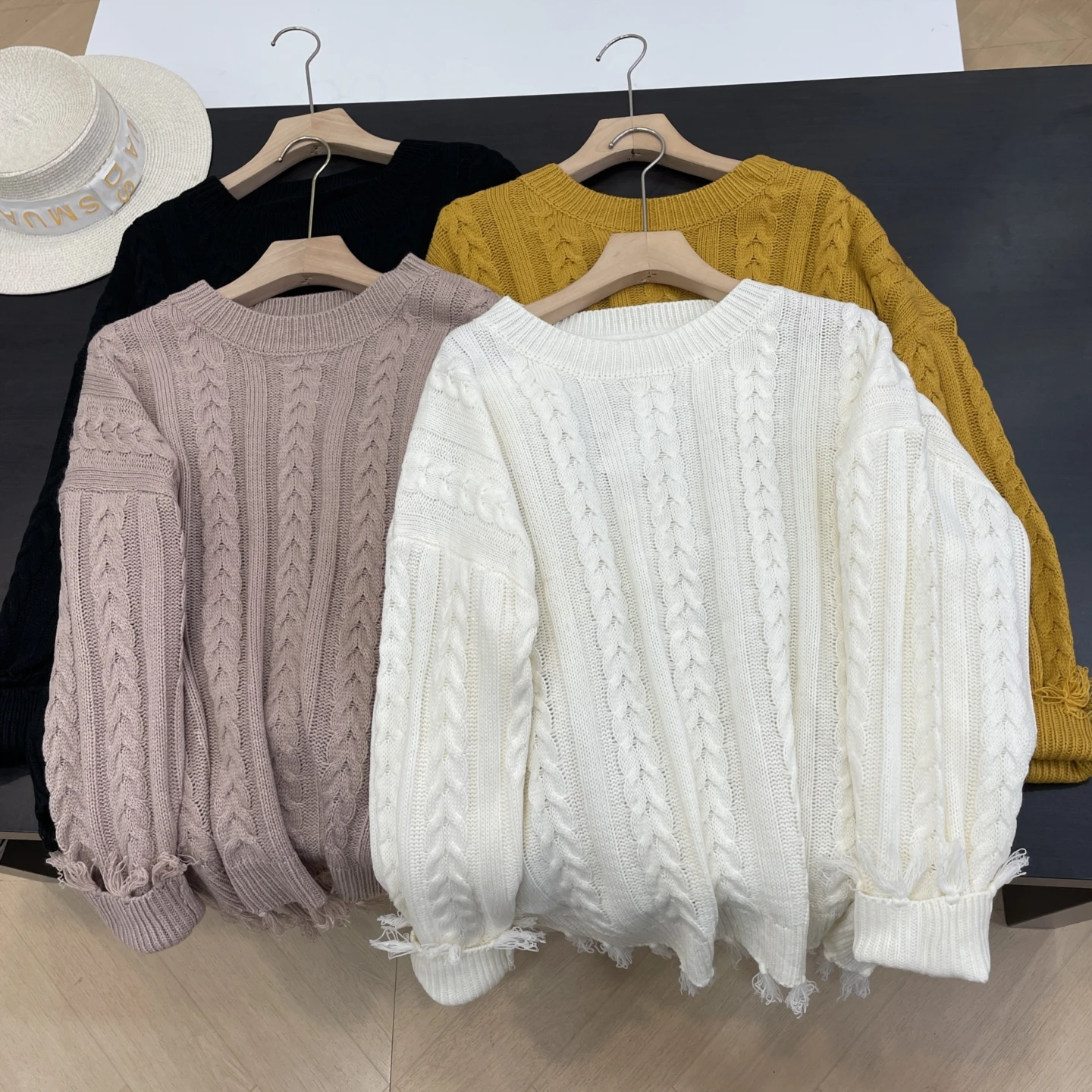 Ladies Faionable Lo… - image