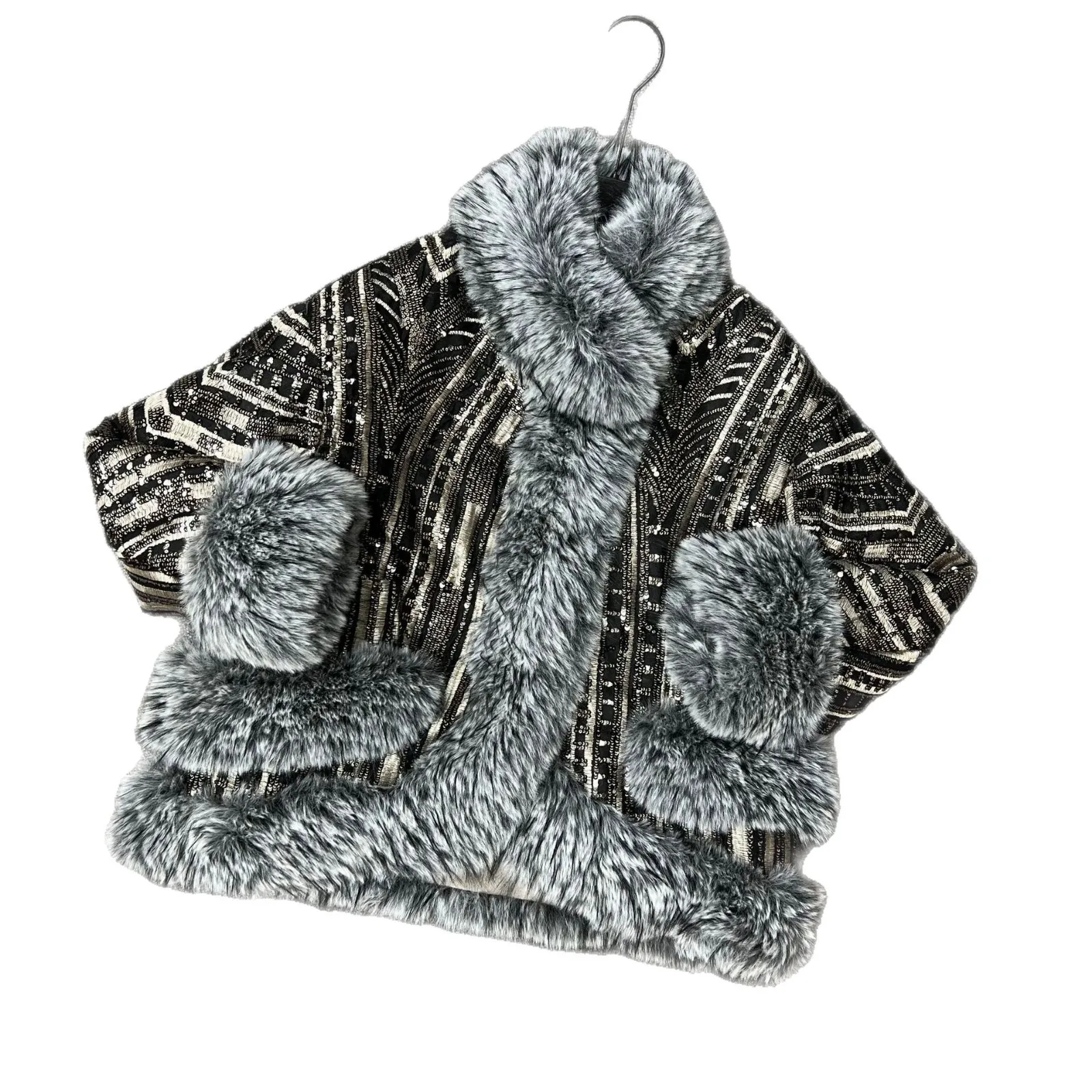 معطف فرو الثعلب الصناعي مطرز بالترتر الثقيل للنساء 2025 شتاء موضة جديدة فضفاضة دافئة أنيقة معطف فرو صناعي سترة فروي #5