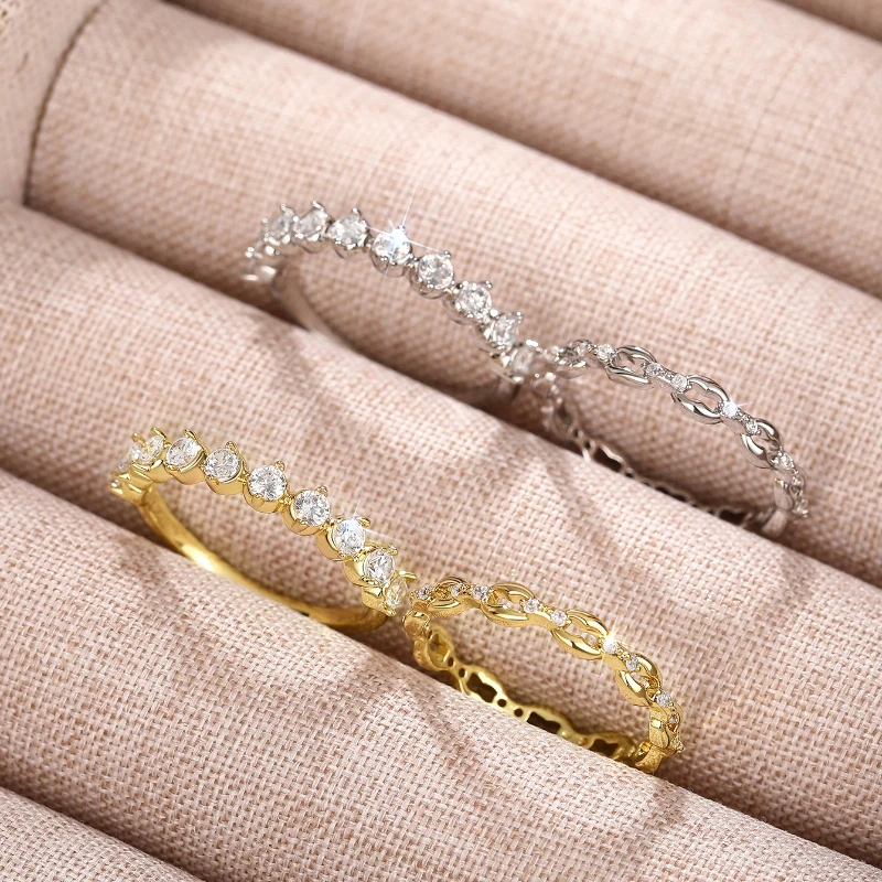 Huitan 2-teiliges Set Damenringe Metall Silber Farbe/Gold Farbe Statement Alltagskleidung Fingerzubehör Doppelt stapelbares Set Schmuck