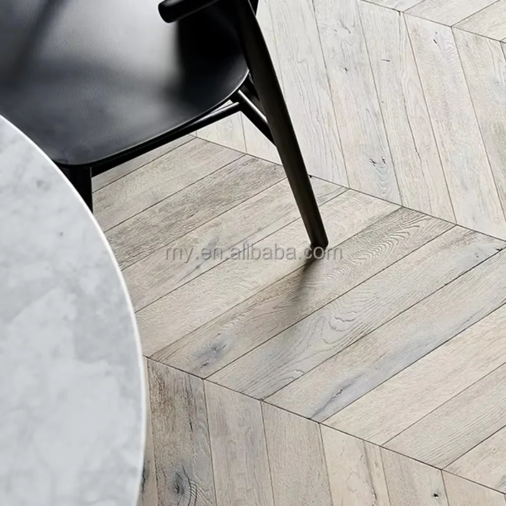 Versão personalizada do piso clássico de madeira projetada em carvalho branco espinha de peixe, piso de parquet elegante