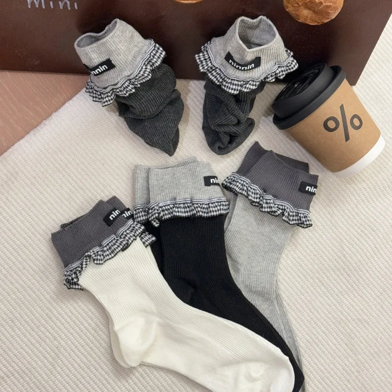 

2025 spring/summer new socks women sweet contrast color M1U letter plaid lace socks in the tube pile socks breathable casual