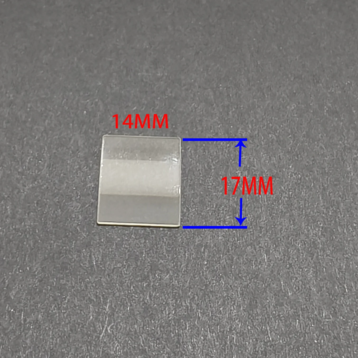 

Optical cylindrical lens, cylindrical mirror, size 14 X17 MM, focal length 35MM, plano-convex cylindrical lens, part number 1384