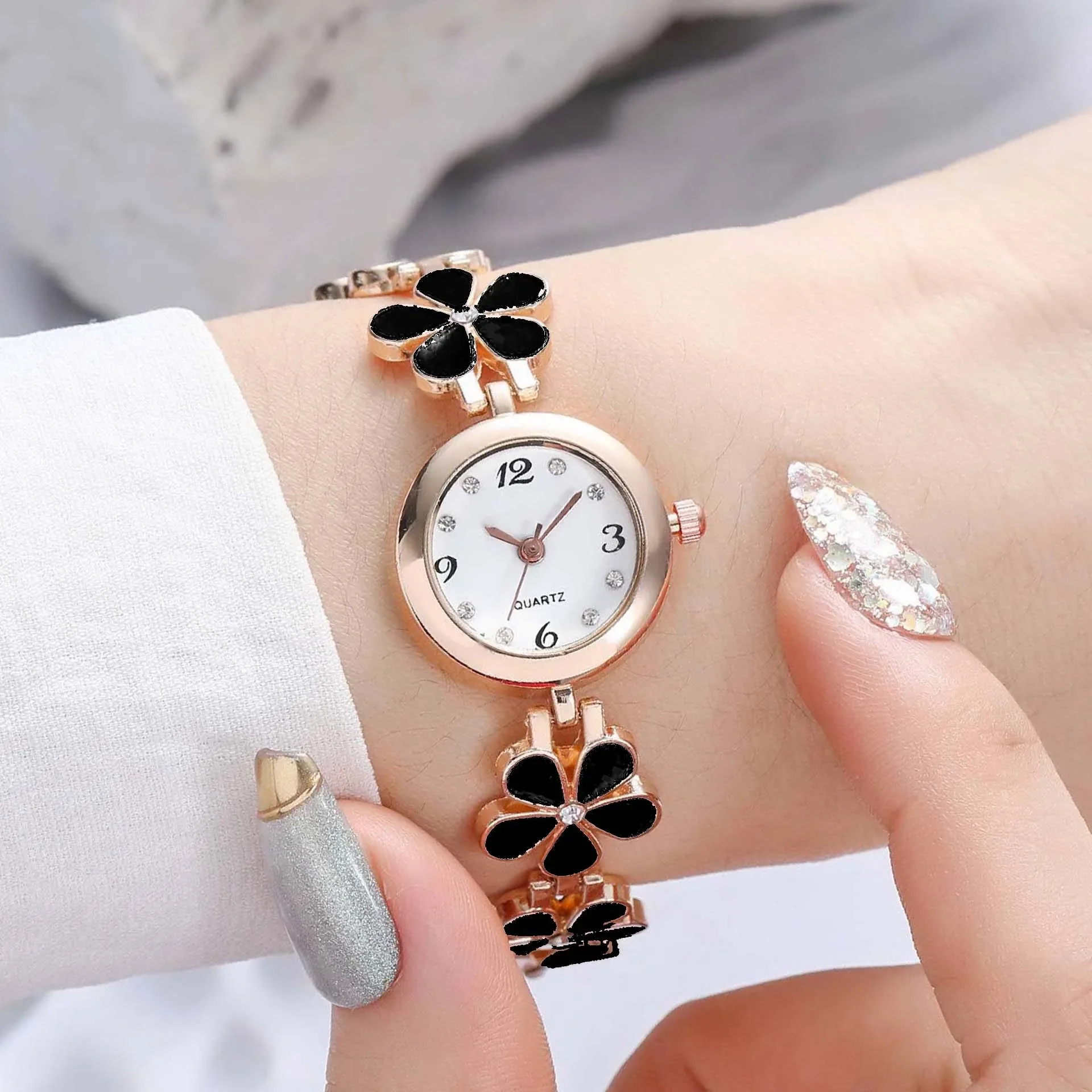 Fashion Women\'s Watch Lucky Flower Design Mini Quartz Female Style Flower Fresh Small Daisy Student Bracelet Watch Quartz