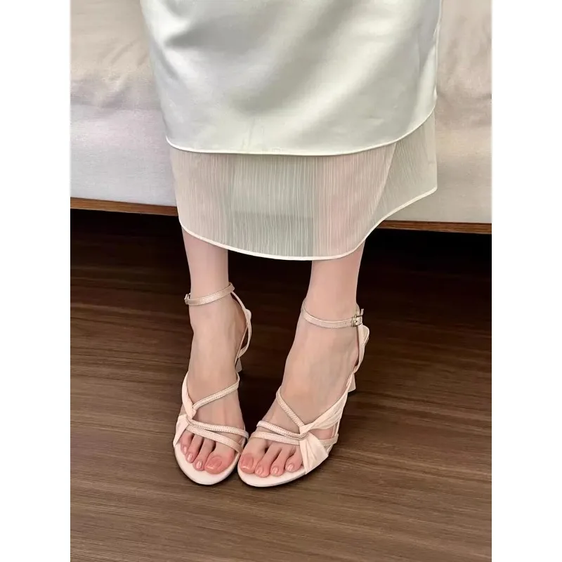 جميلة المشمش سميكة الساتان عالية الكعب 2025 فستان جديد خط واحد مشبك خنجر الصنادل الفرنسية المفتوحة تو جوفاء أحذية نسائية #6